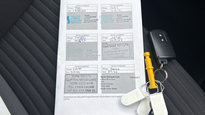 Toyota Yaris 1.5 Hybrid Icon Tech 5dr CVT Hybrid Hatchback